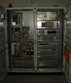 PLC邏輯控制柜工作穩(wěn)定功能齊全